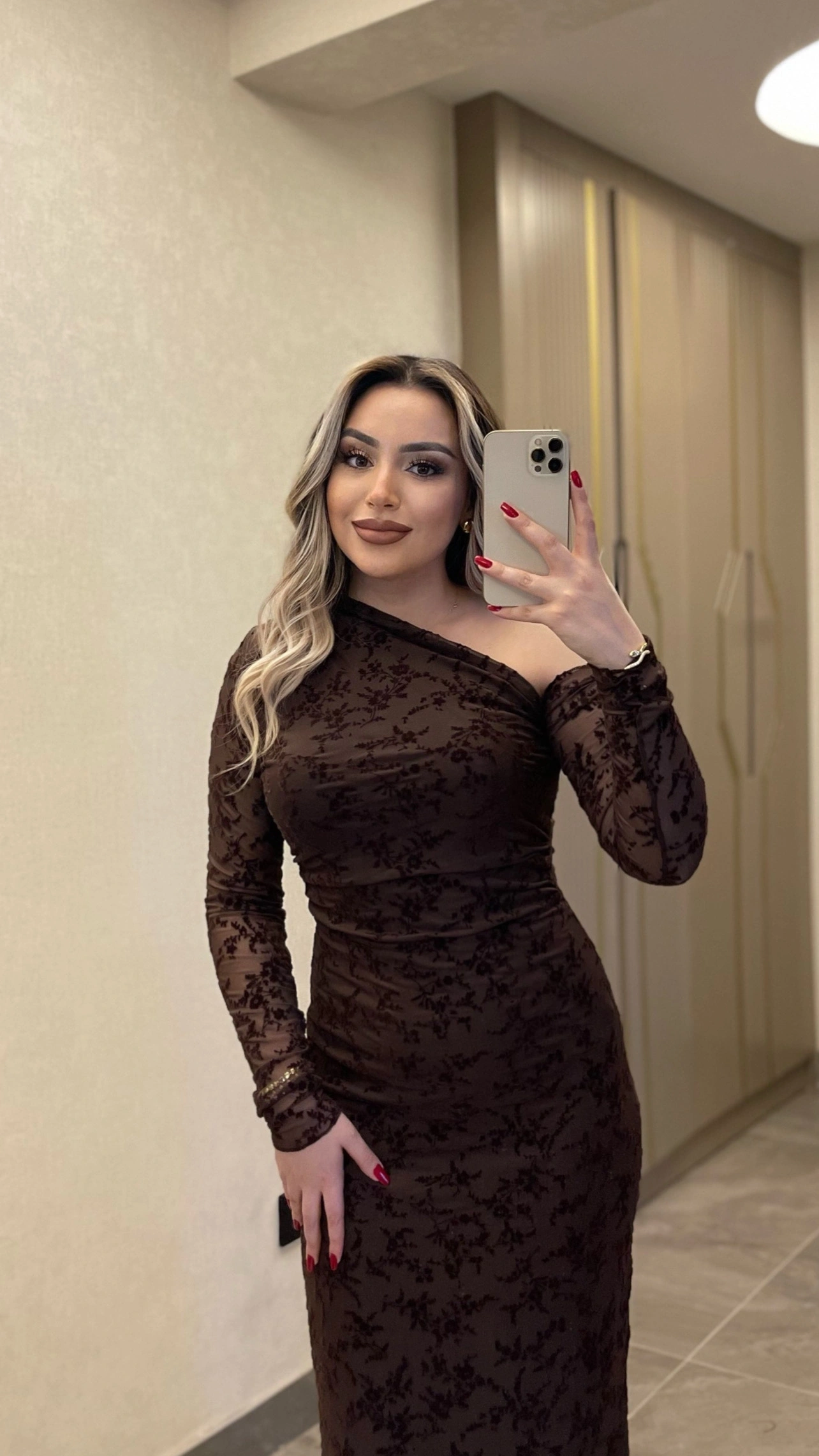 Acı Kahve Dantel Detaylı Transparan Elbise