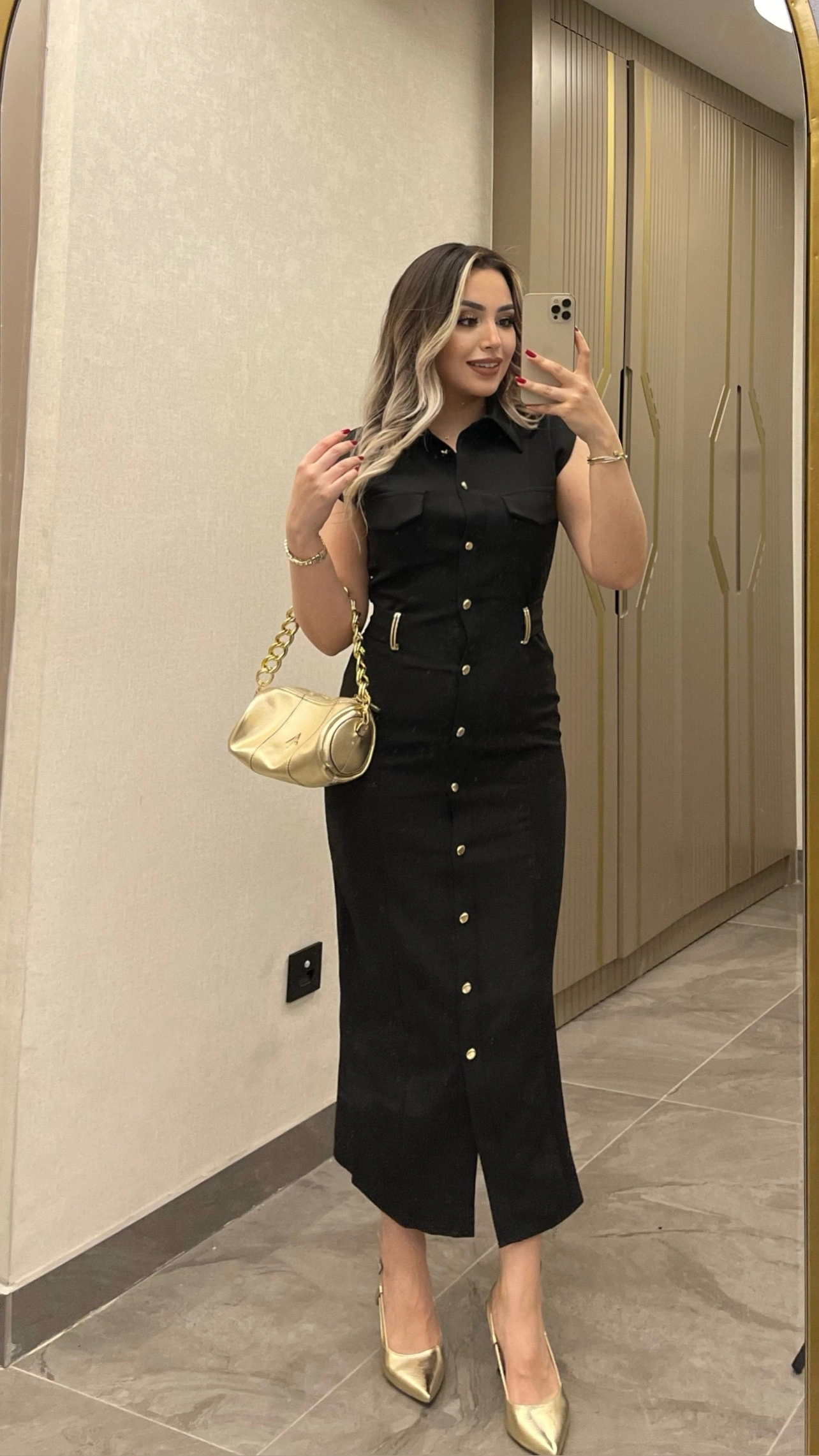 Kemer Aksesuar Detaylı Siyah Slim Elbise