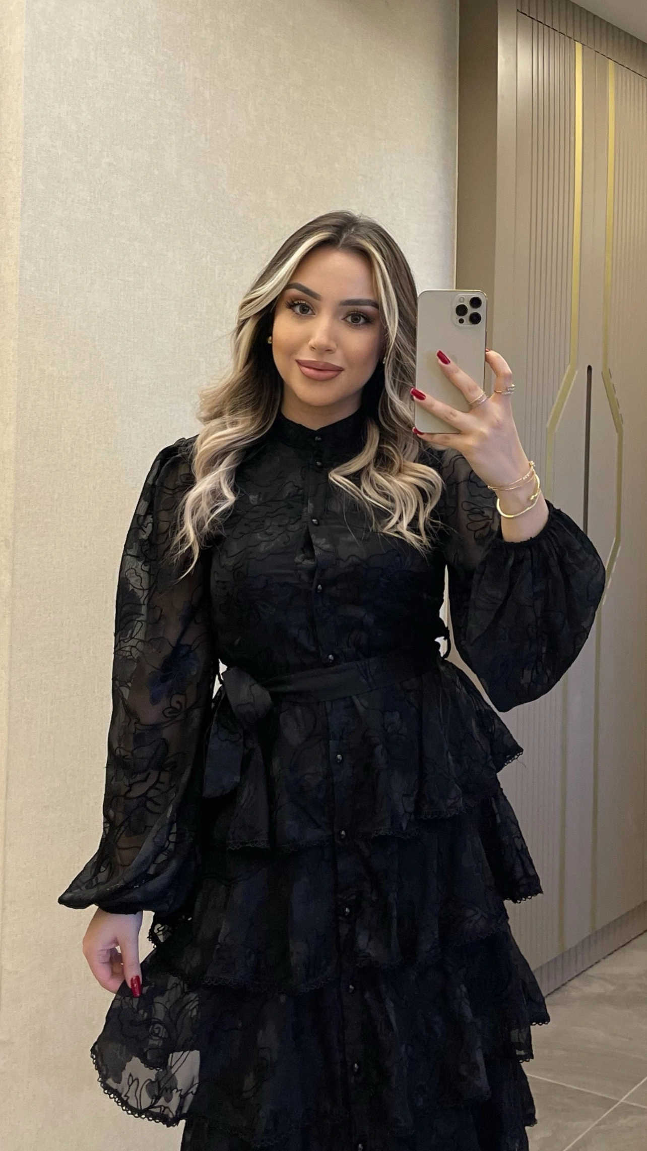 Siyah Katkatlı Nakışlı Elbise