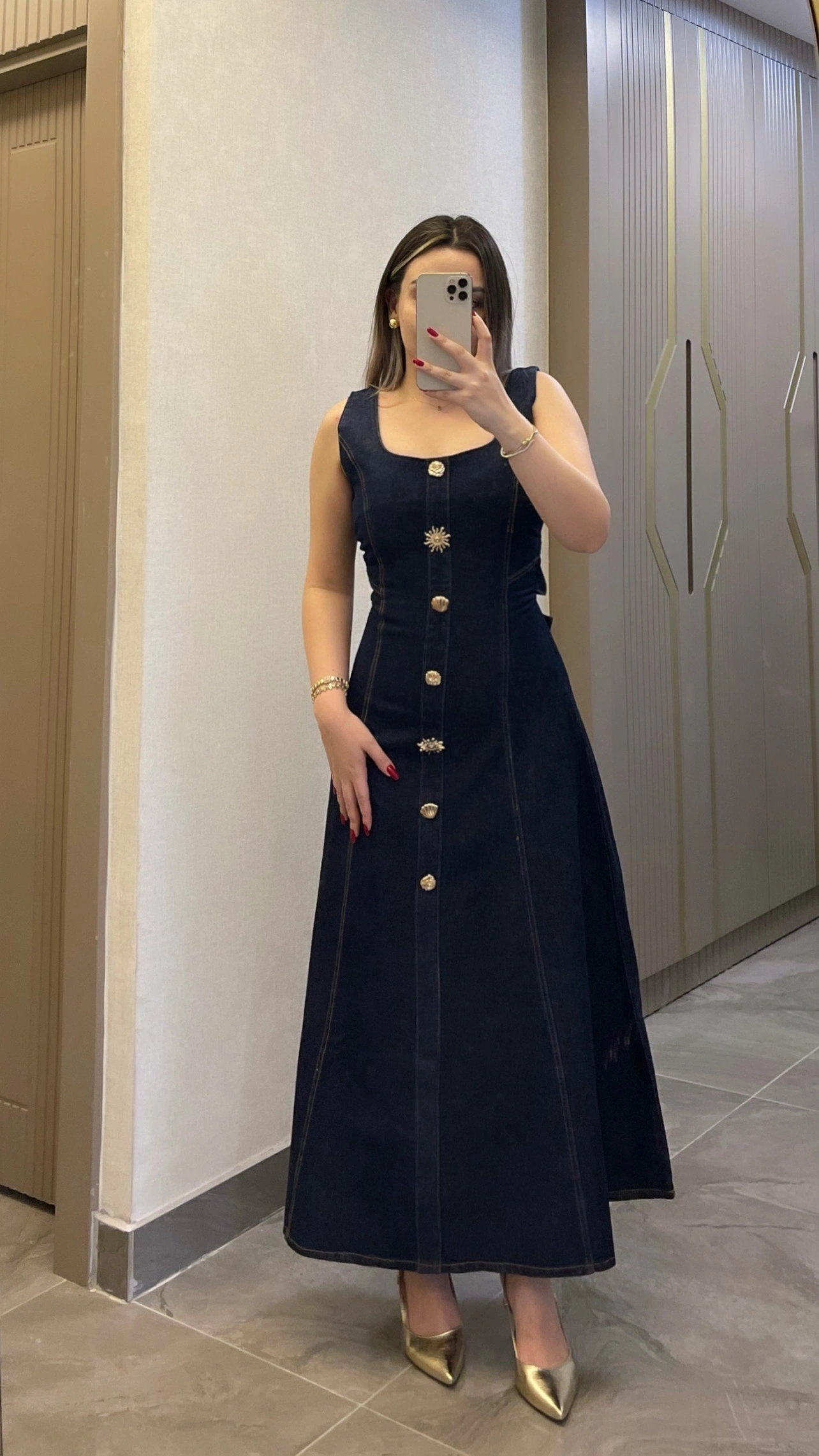 Süs Düğmeli Denim Elbise
