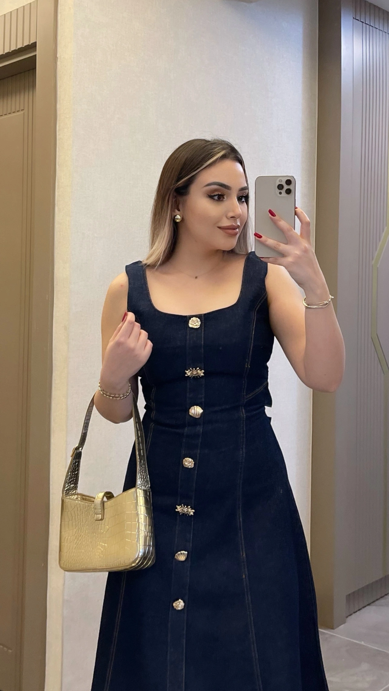 Süs Düğmeli Denim Elbise