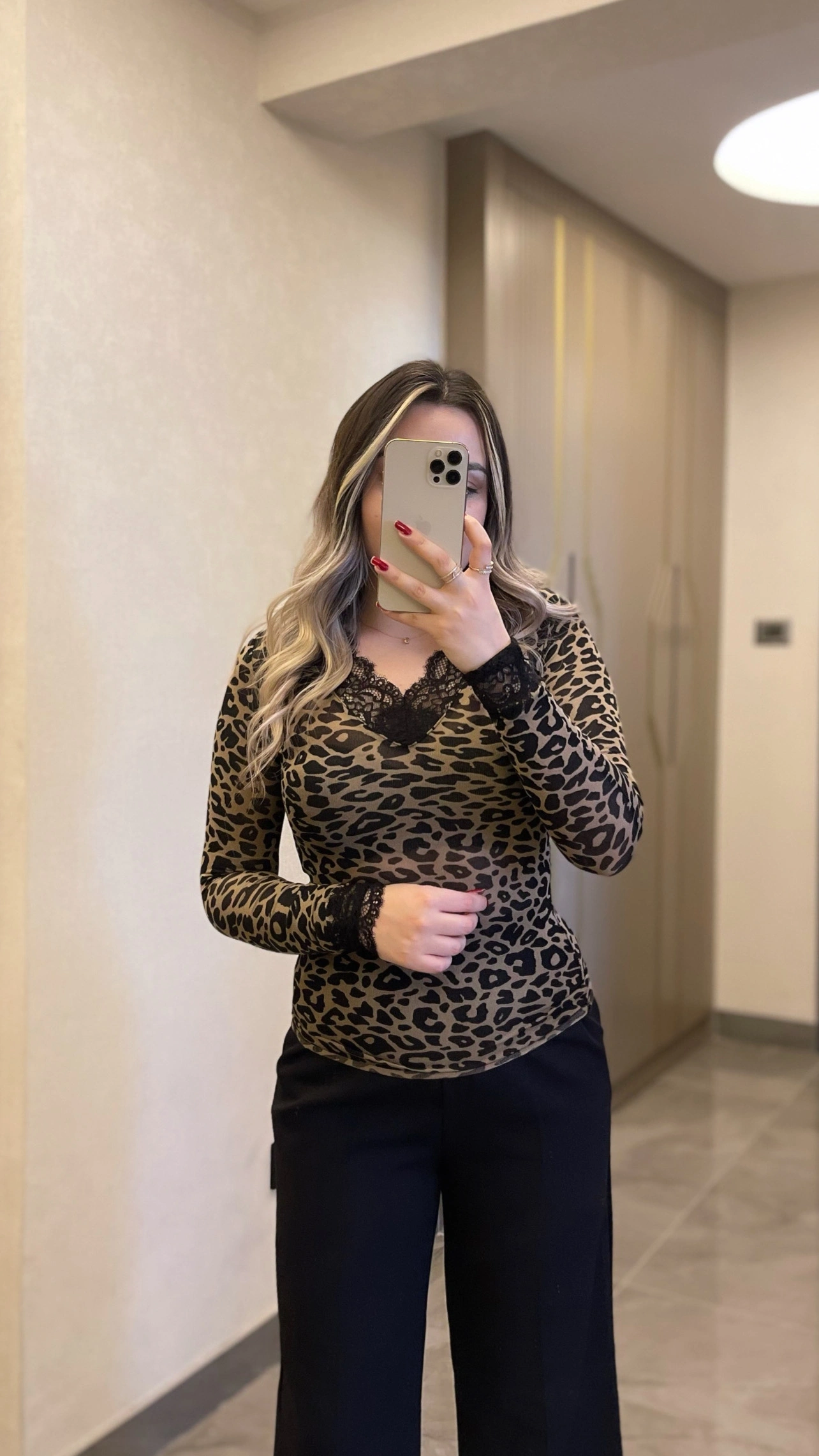 Leopar Dantelli V Yaka Kaşmir Bluz
