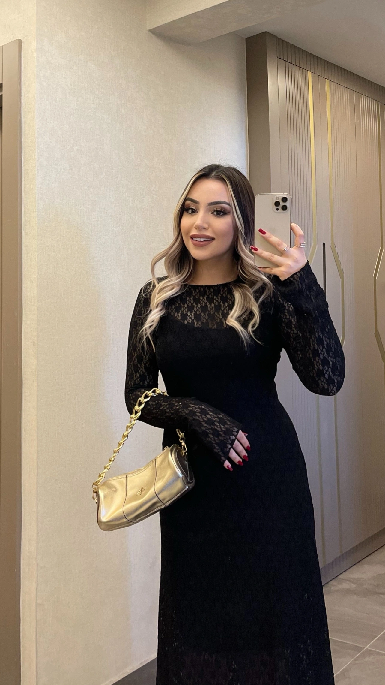 Dantelli Astarlı Siyah Maxi Boy Elbise