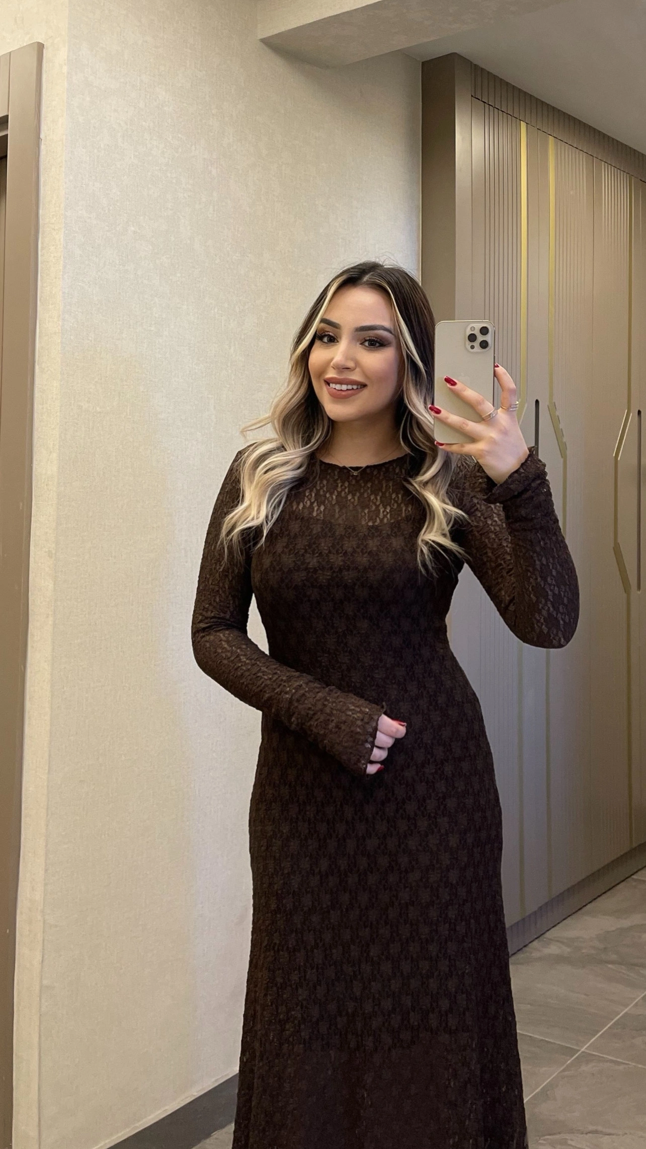 Dantelli Astarlı Acı Kahve Maxi Boy Elbise
