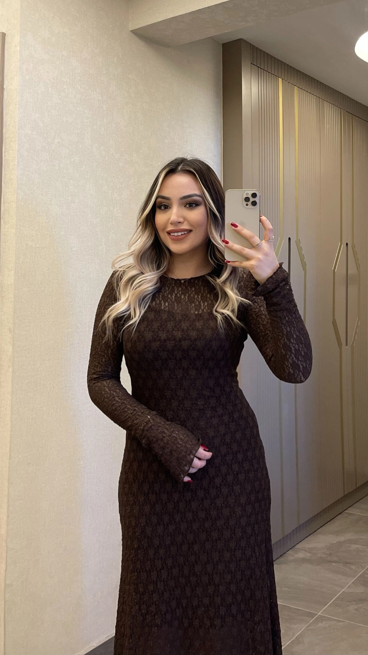 Dantelli Astarlı Acı Kahve Maxi Boy Elbise