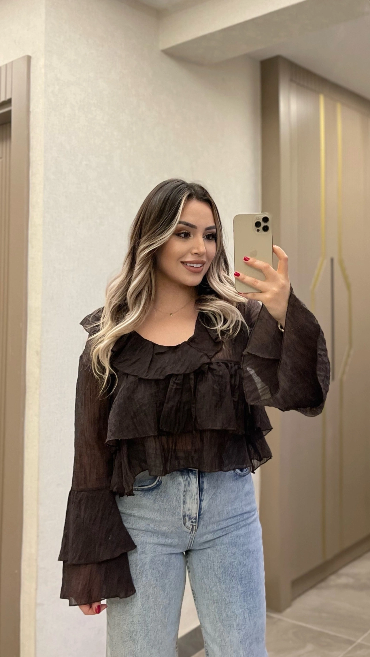 Acı Kahve Fırfırlı Bluz