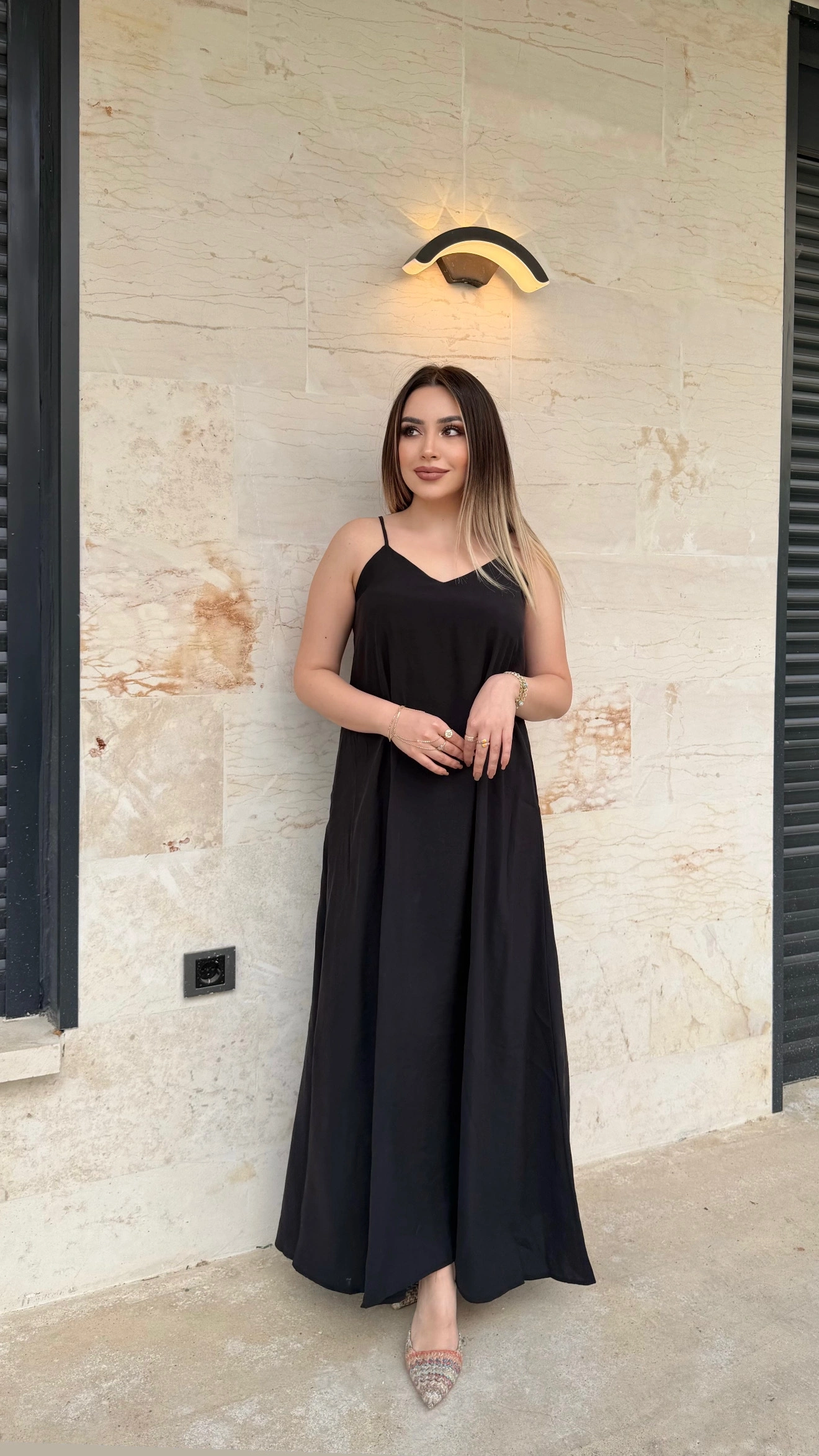 Siyah Askılı Tensel Elbise