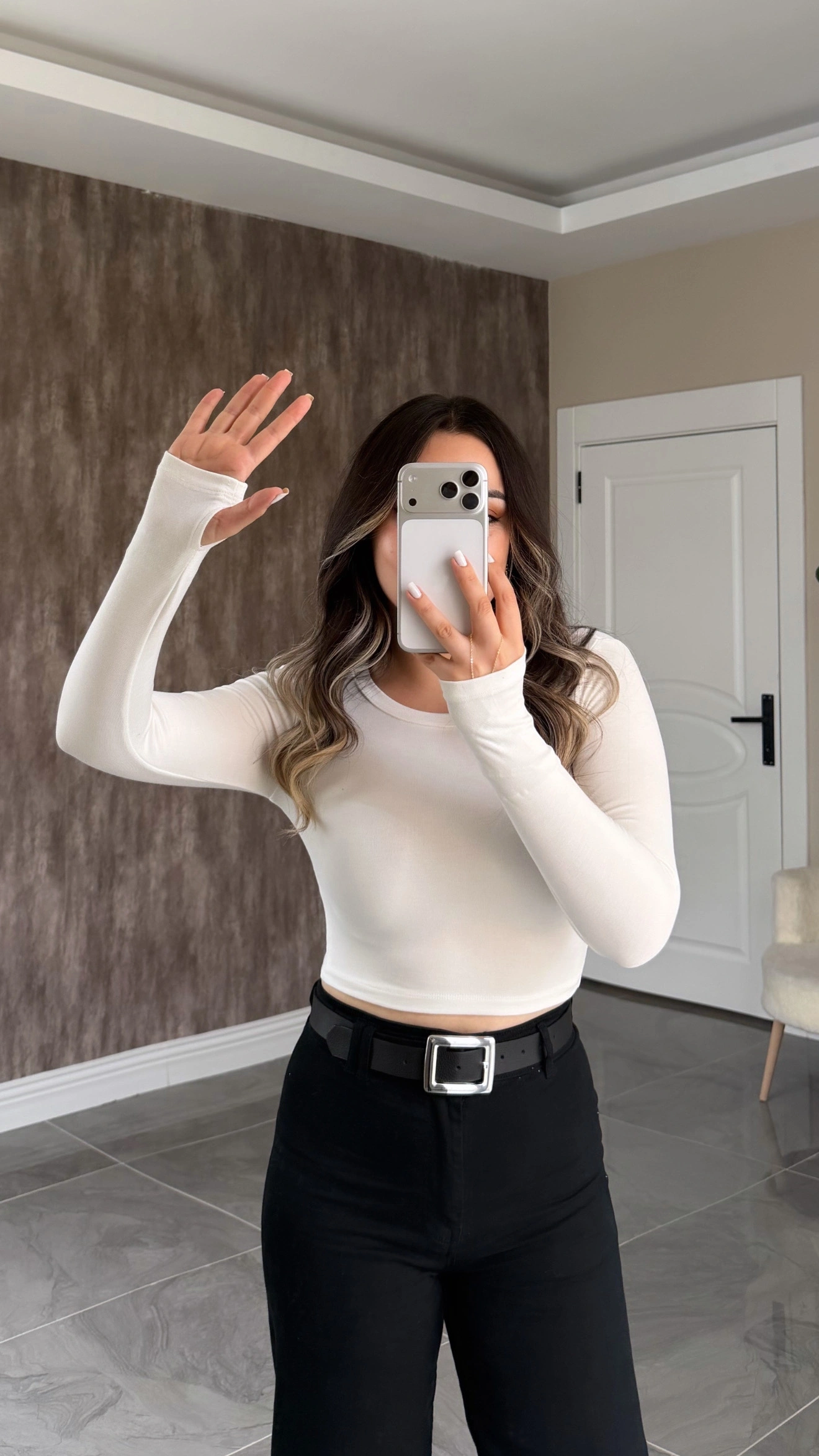 Beyaz Oysh Parmak Geçmeli Crop Body
