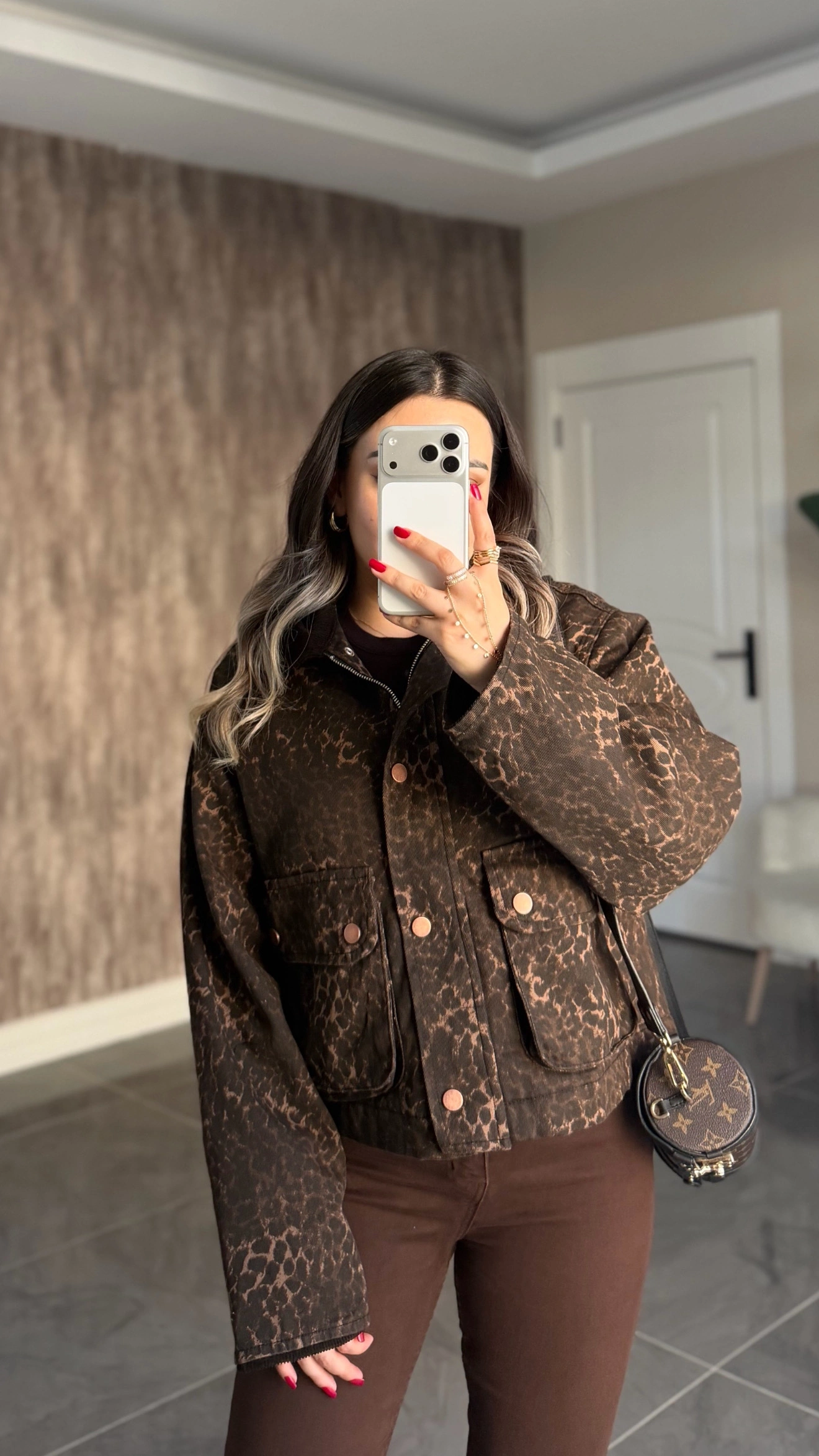 Kadife Yaka Leopar Desen Bomber Ceket