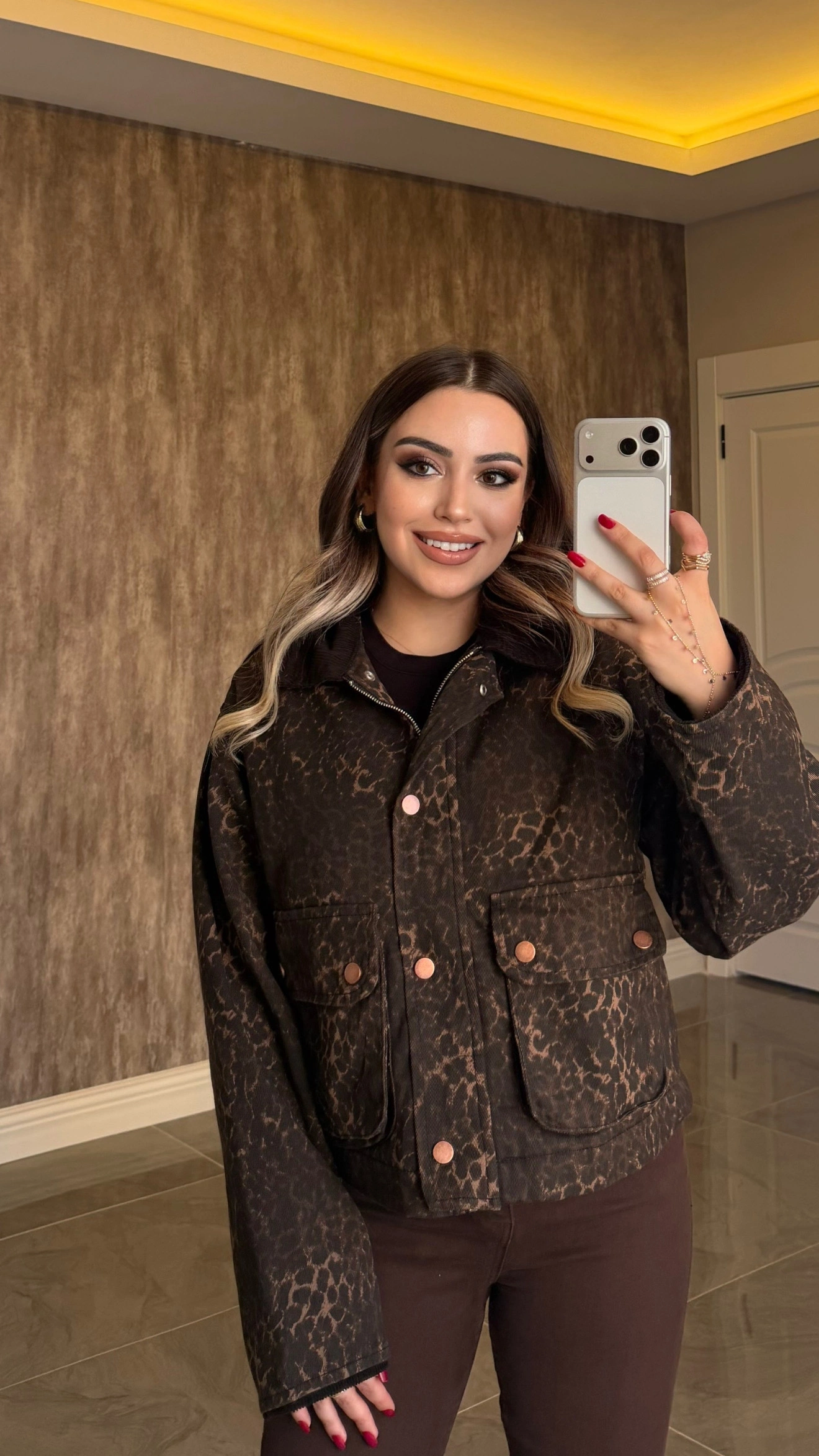 Kadife Yaka Leopar Desen Bomber Ceket