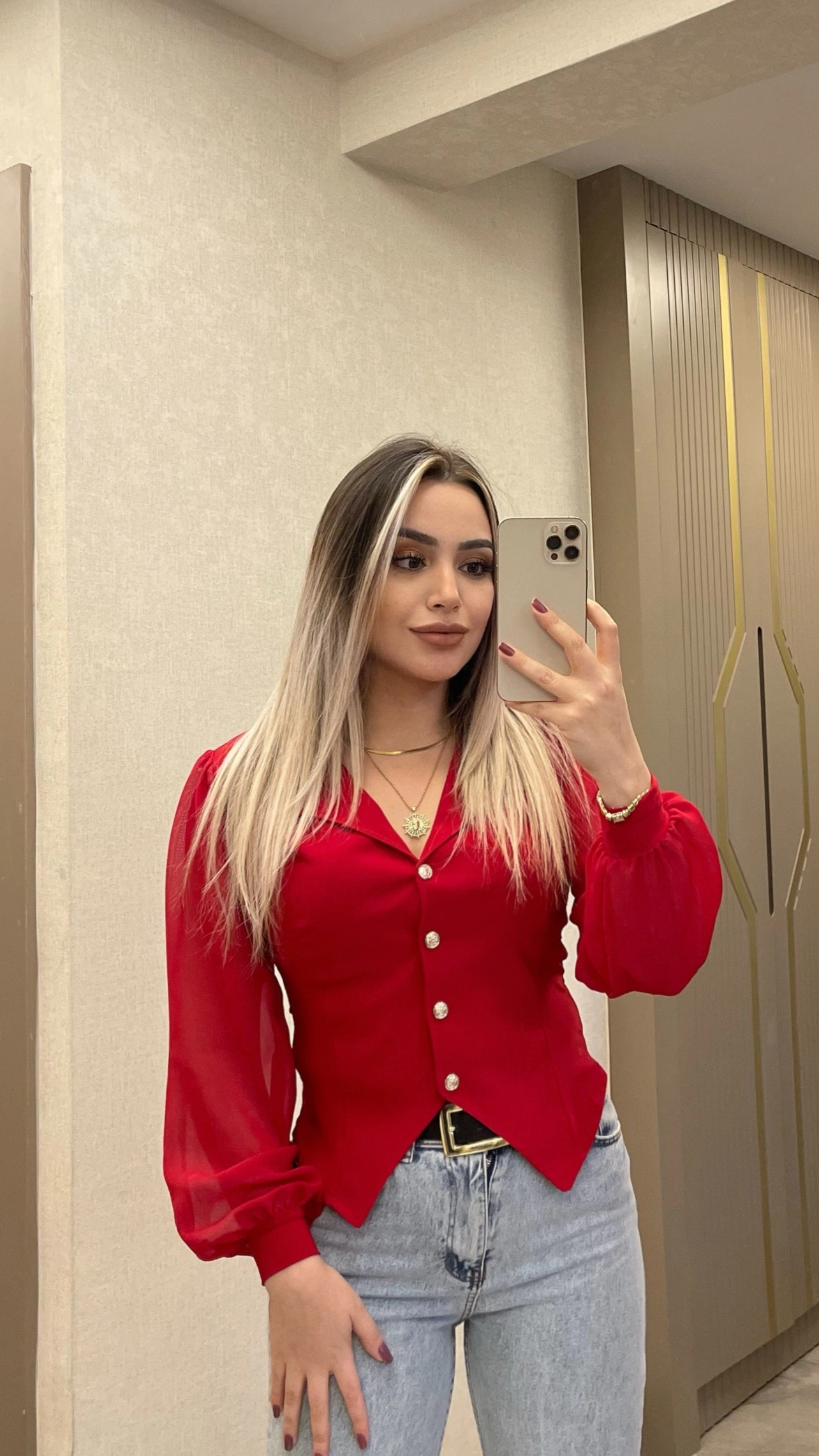Kırmızı Kolu Tül Bluz