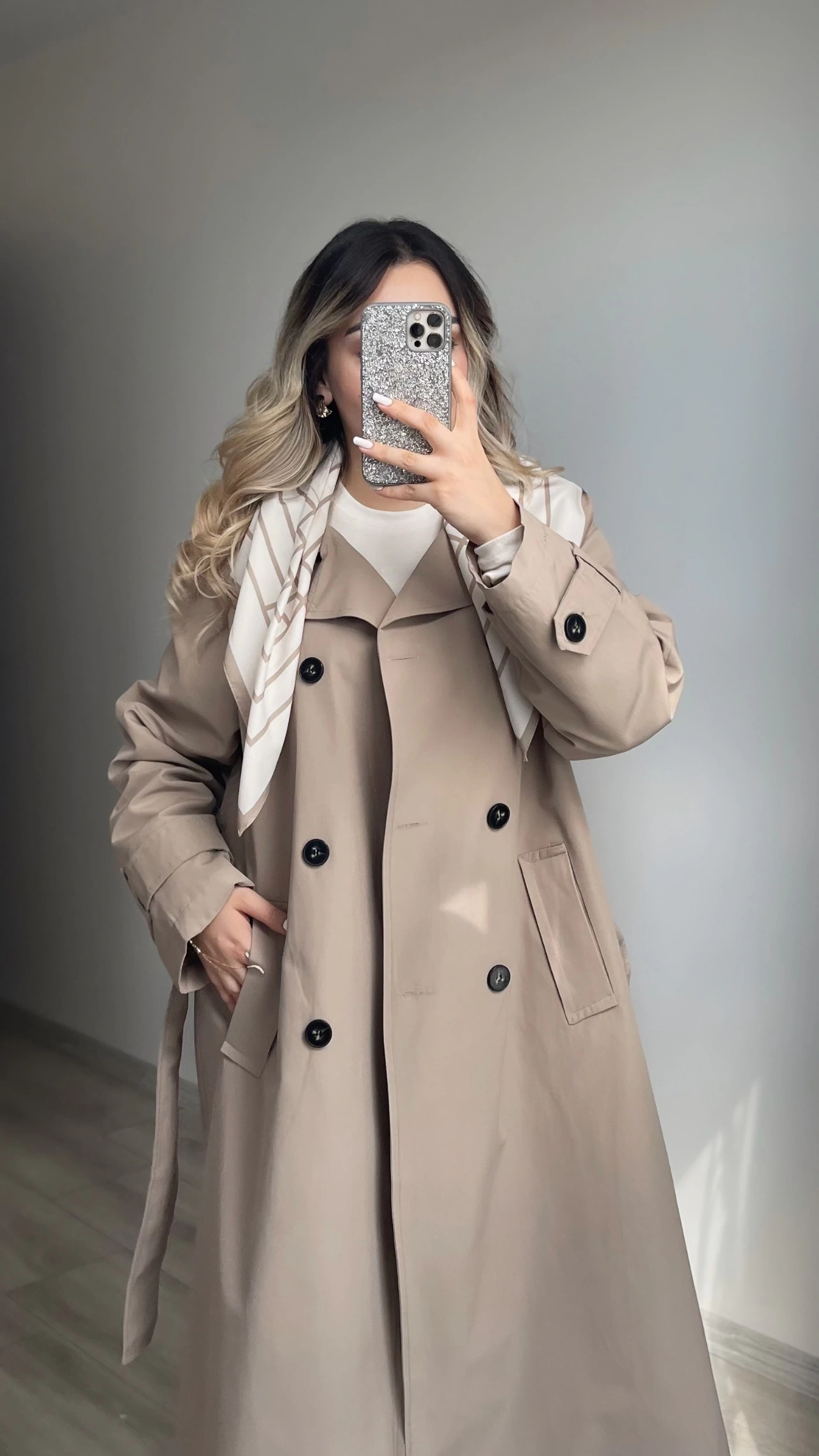 Premium Kalite Fularlı Bej Trenç