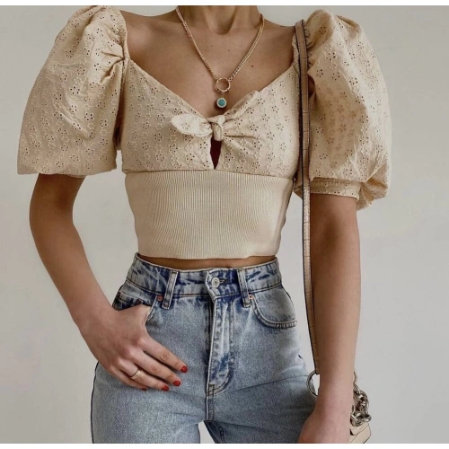Fisto Detaylı Crop Bluz