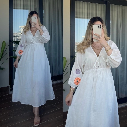 Kolları Nakış İşlemeli Müslin Elbise Beyaz