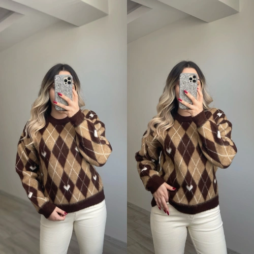 Kahverengi Bej Baklava Desenli Kazak