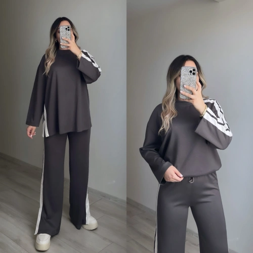 Şerit Detaylı Gri Eşofman Takımı