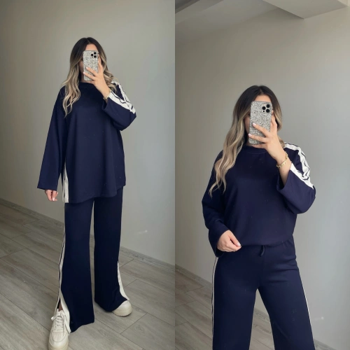 Şerit Detaylı Lacivert Eşofman Takımı