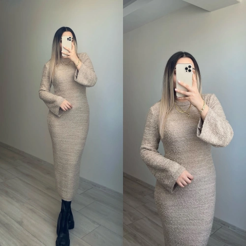 Dokulu Bej Triko Elbise