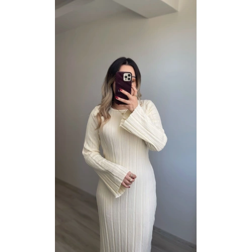 Arkadan Bağlamalı Ekru Triko Elbise