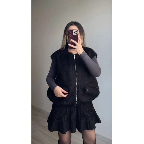 Siyah Tüylü Yelek