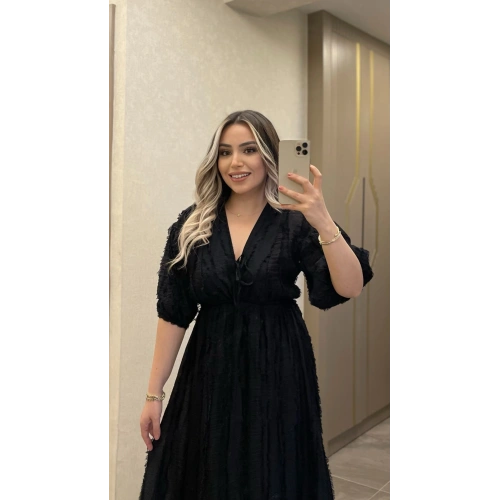 Siyah Püsküllü Elbise