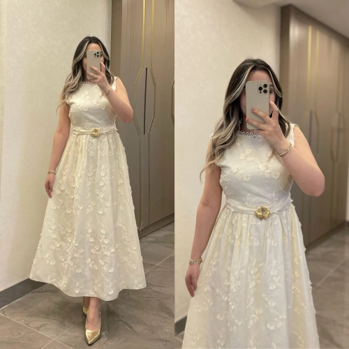 Kabartma Çiçekli Brode Elbise Bej