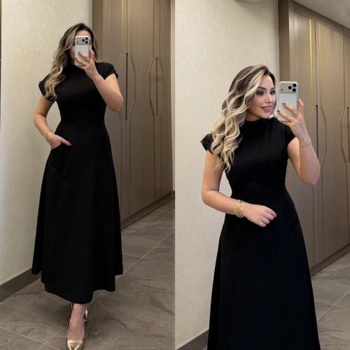 Göğüs Büzgülü Siyah Elbise