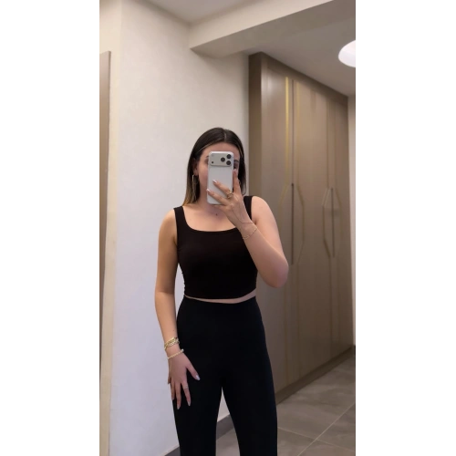 Göğüs Pedli Siyah Crop