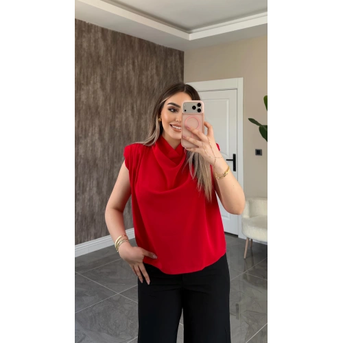 Kırmızı Degaje Yaka Bluz