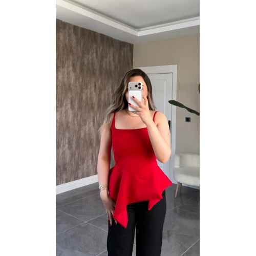 Kırmızı Asimetrik Bluz
