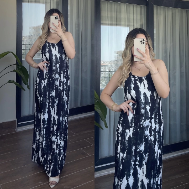 Sırt Dekolteli Batik Desenli Siyah Elbise