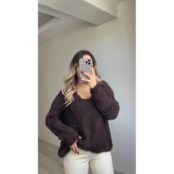 V Yaka Sakallı Kazak Acı Kahve