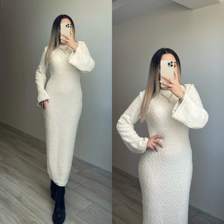 Dokulu Beyaz Triko Elbise