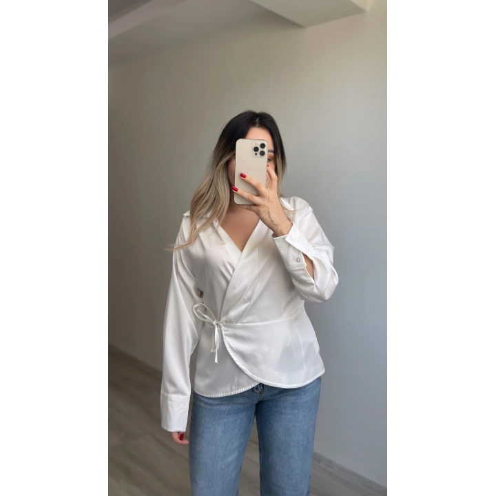 Saten Beyaz Bluz