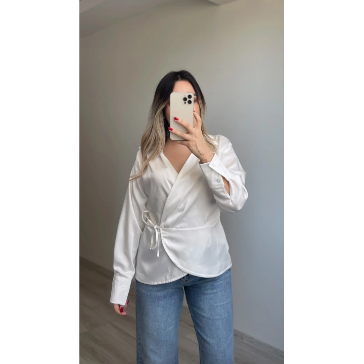 Saten Beyaz Bluz