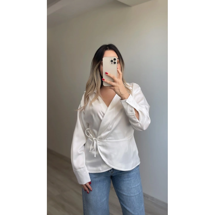Saten Beyaz Bluz