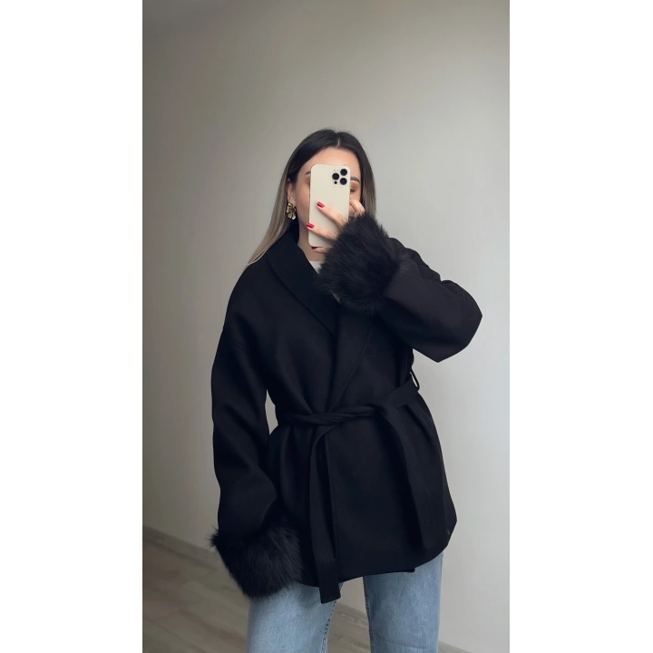 Kol Detay Kaşe Kaban Siyah