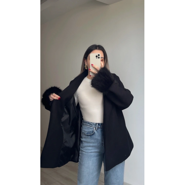 Kol Detay Kaşe Kaban Siyah