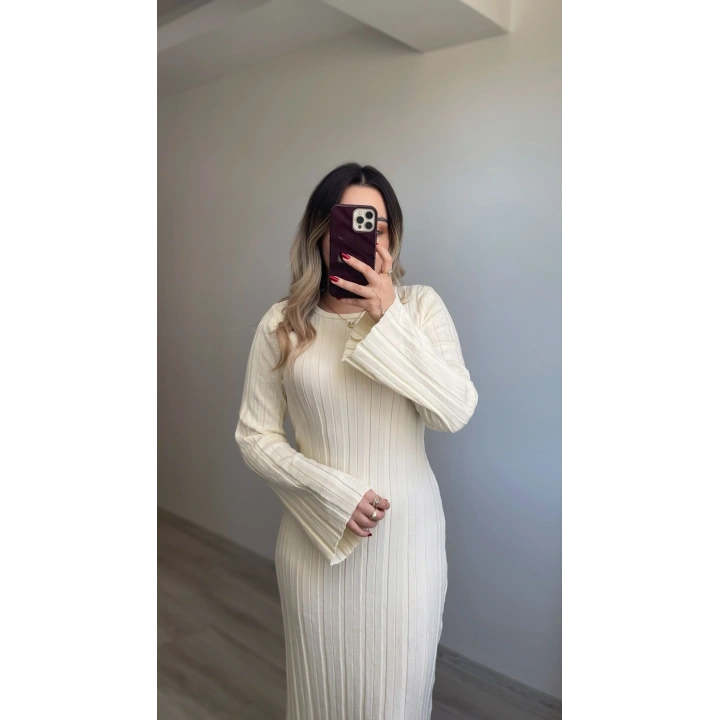 Arkadan Bağlamalı Ekru Triko Elbise