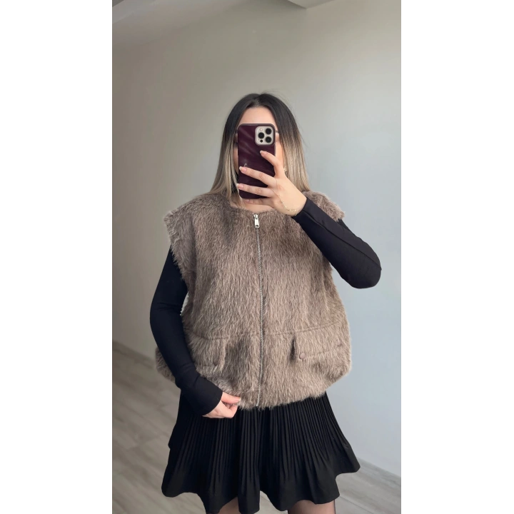 Kahverengi Tüylü Yelek