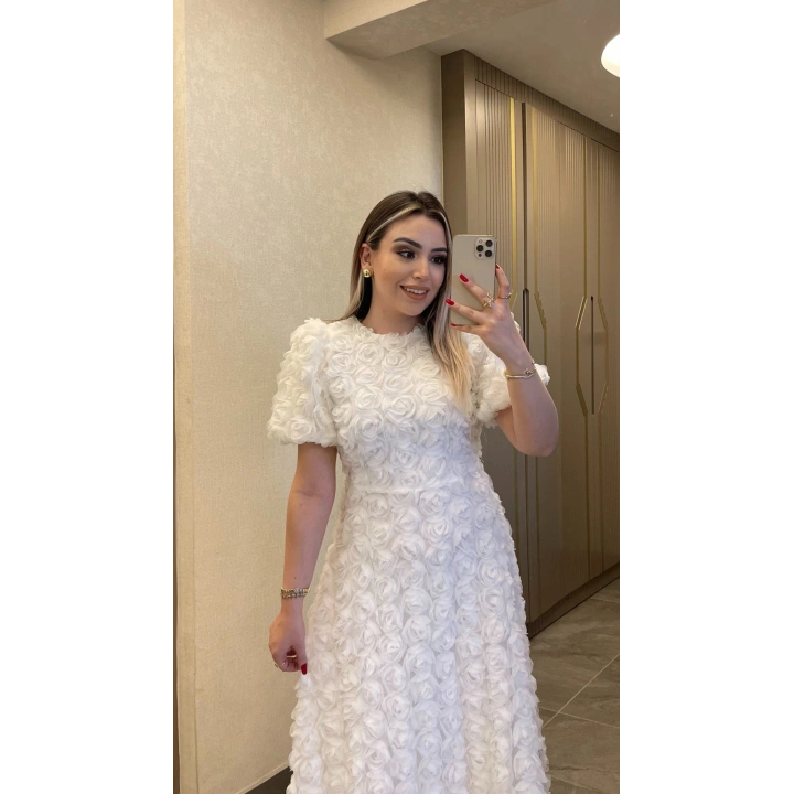 3 Boyutlu Beyaz Elbise