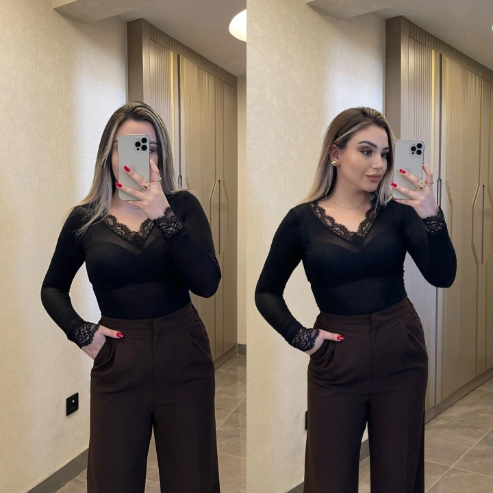 V Yaka Dantel Detaylı Kaşmir Bluz Siyah