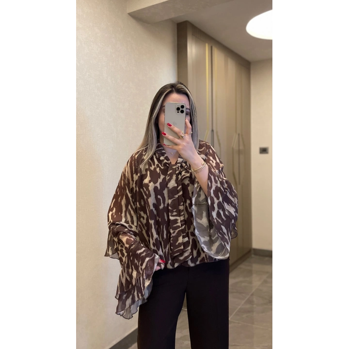 Leopar Fularlı Saten Bluz