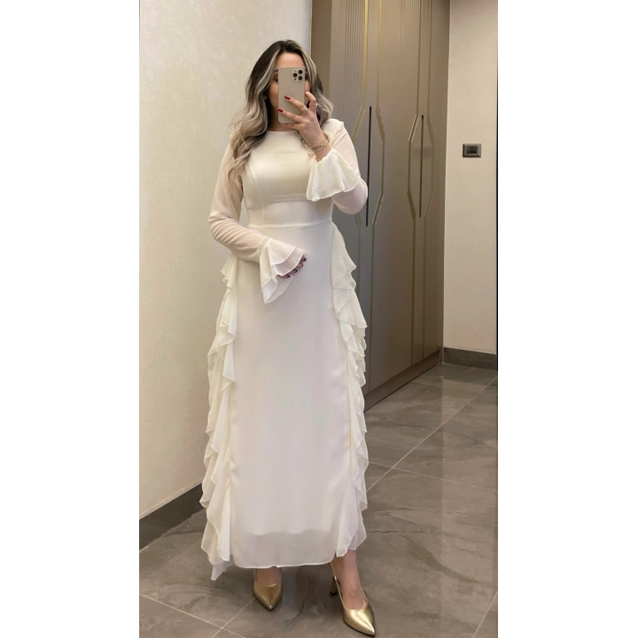 Beyaz Volanlı Şifon Elbise