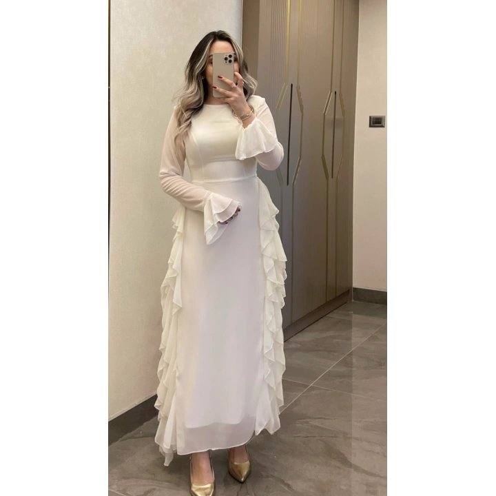 Beyaz Volanlı Şifon Elbise