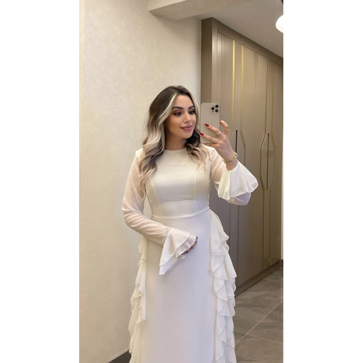 Beyaz Volanlı Şifon Elbise