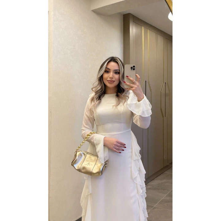 Beyaz Volanlı Şifon Elbise