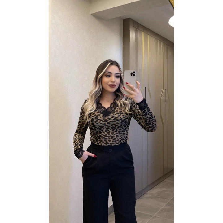 Leopar Dantelli V Yaka Kaşmir Bluz