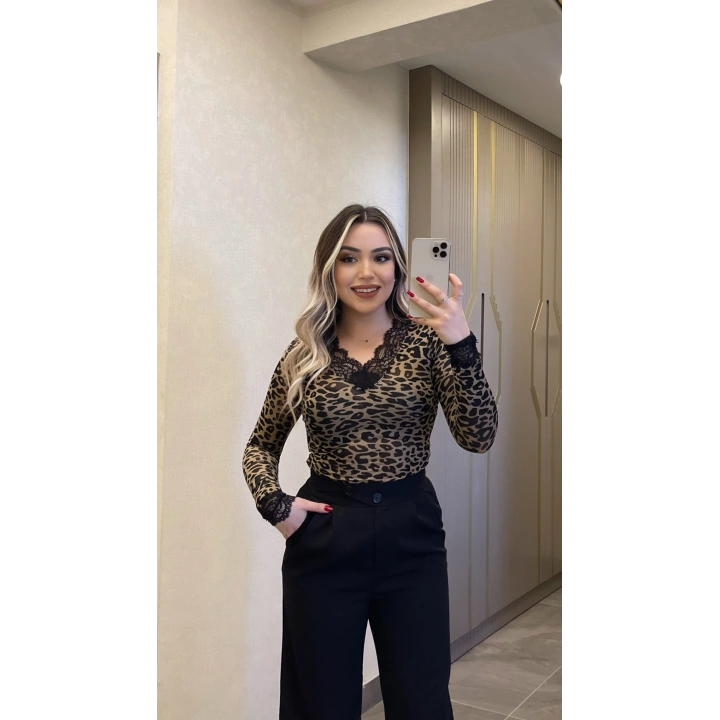 Leopar Dantelli V Yaka Kaşmir Bluz