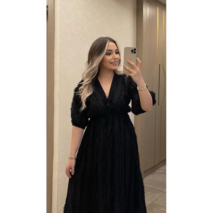 Siyah Püsküllü Elbise